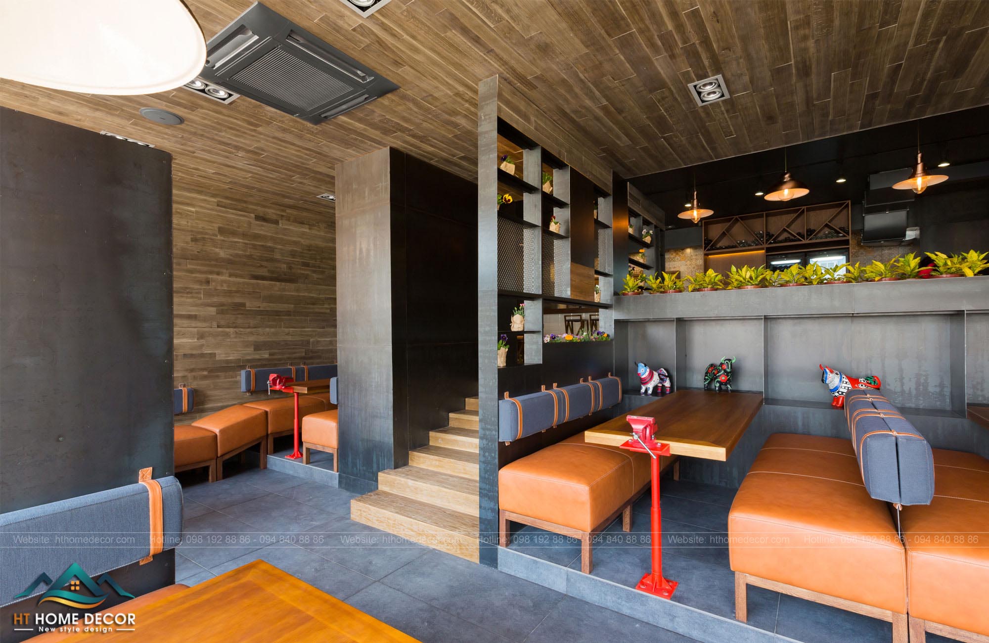 Ưu tiên thiết kế quán rượu nhỏ có tầng trên, tạo nên không gian rộng hơn cho không gian quán của bạn! Đồng thời cũng tạo được không gian cho những quý khách hàng ưa môi trường thoáng đãng.